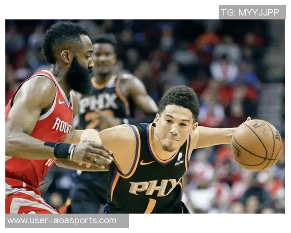 布克表现平平仅得18分正负值惨淡球队求胜欲望显不足 布克表现平平仅得18分正负值惨淡球队求胜欲望显不足